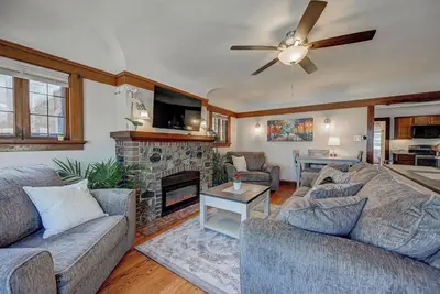 Image de Stylish Residence: 5 Min to Downtown + Pet Friendly