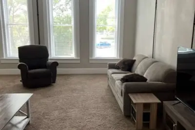 Image de Harv's Uptown Retreat on World's Largest Square