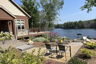 Image de Secluded 25-acre private lake, set on 200 acres of private land. Sleeps 19