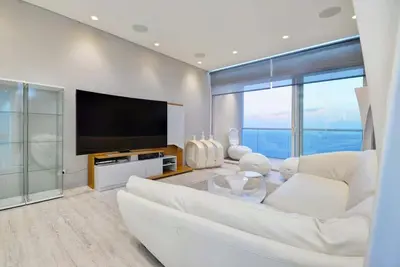 Image de Beachfront Elegance in the Most Exclusive Location