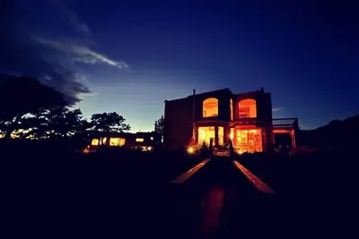 Image de Enchanting adobe manor on 2 tranquil acres 5 min from downtown historic Crestone