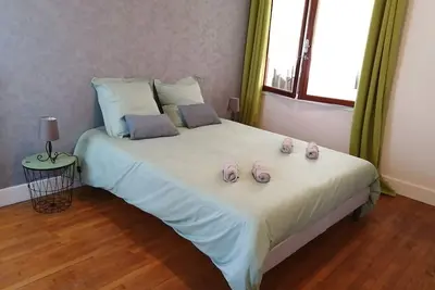 Image de Maison de ville 70m2 avec literie de qualité.