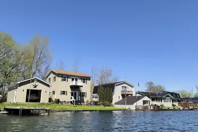 Image de Silver Lake, Ny - Lakeside Retreat: 2025 Fall Dates Available! ! !