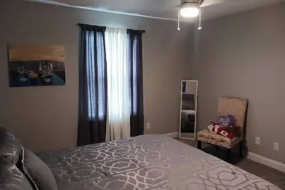 Image de Cozy, peaceful and beautiful fully furnished property ready to move in!