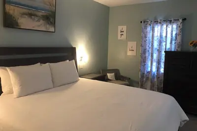 Image de 1 Bedroom Unit, just 150 Steps to Grace Bay Beach!