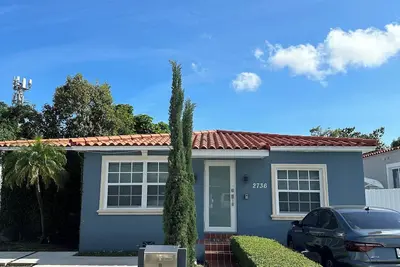 Image de Do you want to select a perfect place to know Miami?. This is R and R Hostal.