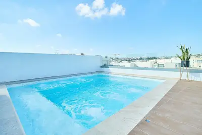 Image de Luxury 2 Br Penthouse with Private Jacuzzi Pool