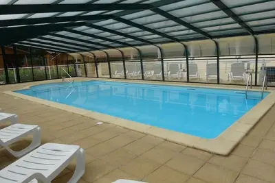 Image de Les gîtes des hauts de vialot piscine couverte chauffée (Les Pins)