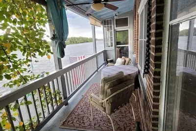 Image de Sans Souci House & Annex Apartment - Hudson Riverfront - Historic Downtown, Troy