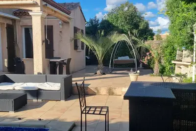 Image de Maison Avec Terrain et Piscine à 10 Minutes à Pieds de la Plage et Centre Ville