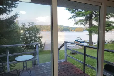 Image de Holiday on beautiful Haliburton Lake! !