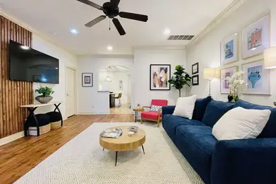 Image de The Collegiate, 2br Cozy Stay by VelvetDitchVillas