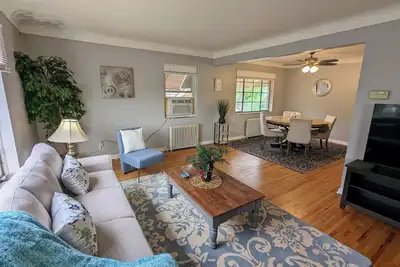 Image de Cute, beautiful 2 Bd/1Bt near Promedica