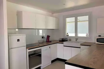 Image de Maison rénovée avec jardin et barbecue, proche plage