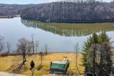 Image de Lakefront Home: Fishing + Kayaking + Hot Tub