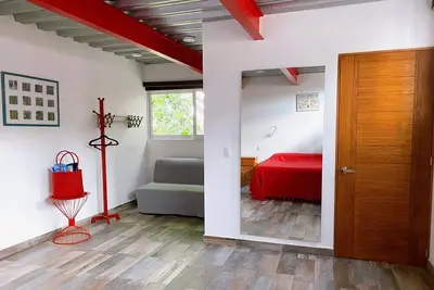 Image de Architectural Gem in Tepoztlàn - 22m solar heated pool. Mountain views. Sleeps12