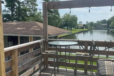 Image de 3 bedroom canal, pet home with a view!