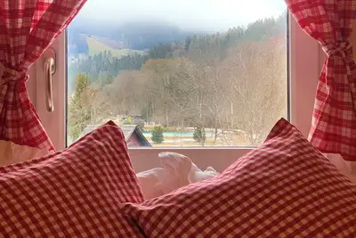 Image de Cozy Tiny Duplex Apartment, Lake 150m, 5 min to the Ski Lift, up to 4 pers