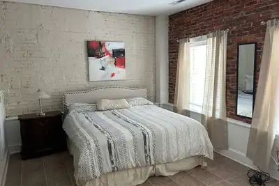 Image de Easton Beautiful Apt. 3bed3bathKitchinDining/living room-walk to all places