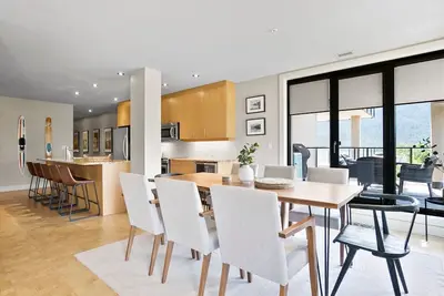 Image de Lakeview condo on Mara Lake with Pool, Boat Slip and Gym