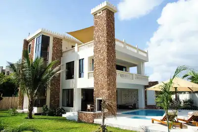 Image de Zana Diani Villas. Luxurious 2 Bedroom Villa 10 Min From The Beach