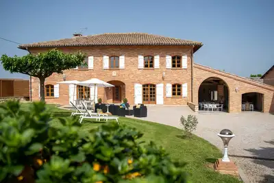 Image de Domaine de Vizols - Gîte 4 étoiles avec piscine -15 pers -Tarn (81)