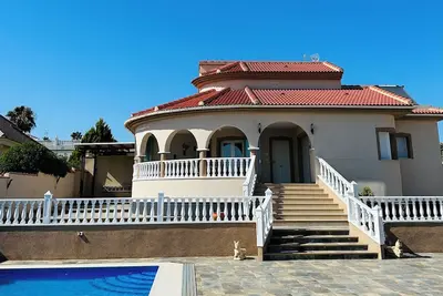 Image de Is situated at Ciudad Quesada with beautiful sights to the salt lakes