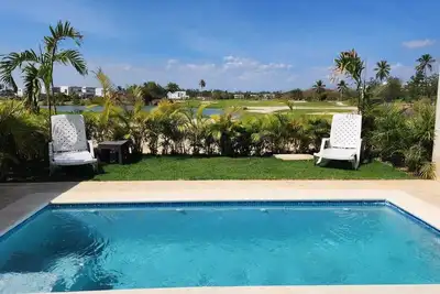 Image de Escape to paradise with stunning Golf views in. \n\n