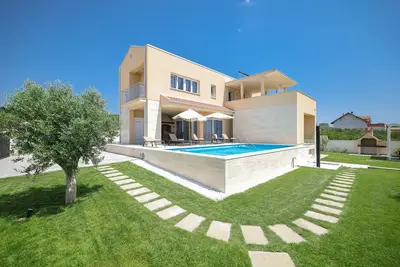 Image de Villa Morella with Heated Pool