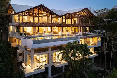Image de Ultimate Luxury, Dreamlike Setting Within Costa Rica's Lush Forests, Grand Pool