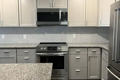 Image de 5 Bed 2 Bath Family + Corporate Newly Renovated