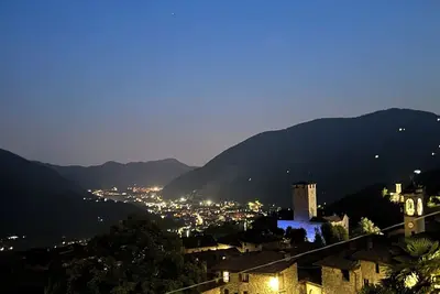 Image de Leave stress behind in this spacious oasis of serenity rich in history and nature. . .