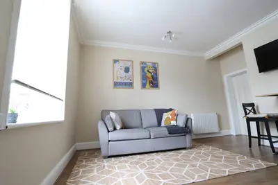 Image de A studio apartment in a 200-year old listed building in historic Stourport