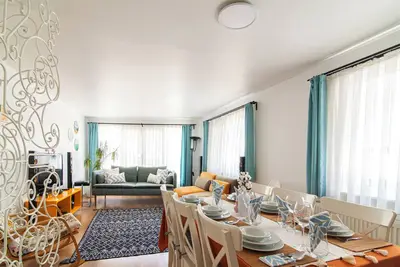 Image de Secluded house | Near Bosphorus | Besiktas | 2 Ac | Fast WiFi | Baby Crip | 3br