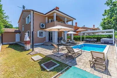 Villa Lotus 13e with private pool and jacuzzi.