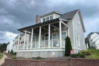 Image de Lovely spacious home in the Lamar neighborhood!