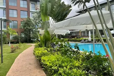 Image de Pearl in the City \nClose to first class restaurants, schools, supermarkets etc