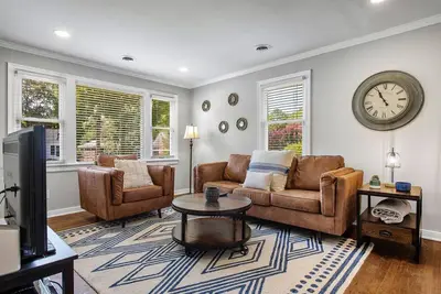 Image de Private, Tranquil Living in Historic Rva Awaits!