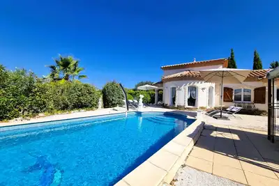 Image de Belle villa inspirée du sud avec piscine privée