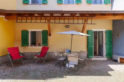 Image de 2-room apartment with private courtyard in a quiet and sunny location