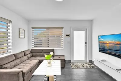 Image de 2br Lakeside Getaway - Peaceful Waterfront Stay