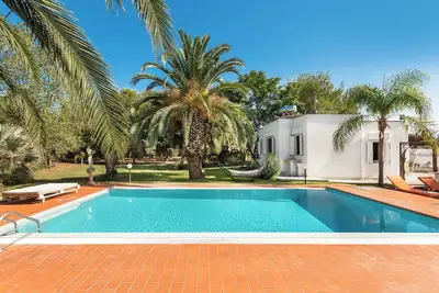 Image de Villa Two Sords, with swimming pool, olive grove, orchard, tropical garden!