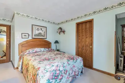 Image de Two Master Bedroom Suite at The Red Barn Village