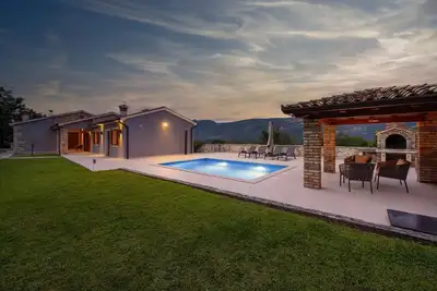 Image de Maison de vacances Krsan pour 1 - 7 personnes avec 4 chambres à coucher - Maison de vacances