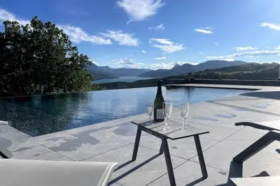 Image de Appartement moderne vue lac