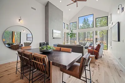 Image de Luxury Lodge with Hot Tub, Ping Pong & Ev Charger