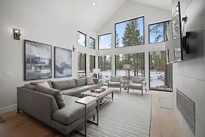 Image de Caldera Family Escape with Hot Tub & Game Garage