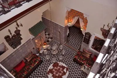 Image de traditional big house, in the main media only 1 mint from the parking.