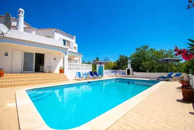 Image de Casa Pazovida - Walk to Carvoeiro, a perfect blend of convenience, comfort and luxury!