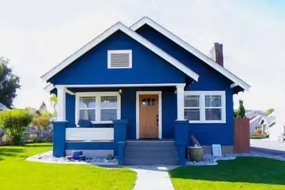 Image de Charming, Convenient Home Near Downtown